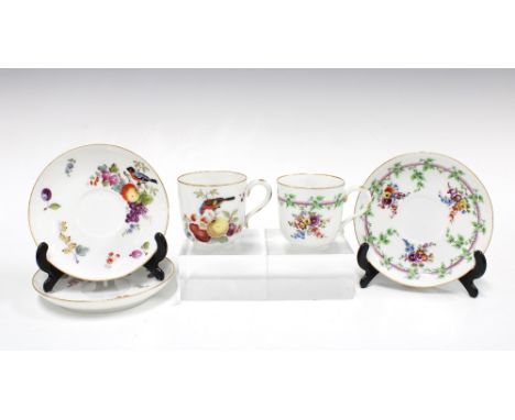 Meissen coffee cups with saucers with crossed sword marks, with one extra saucer (5)
