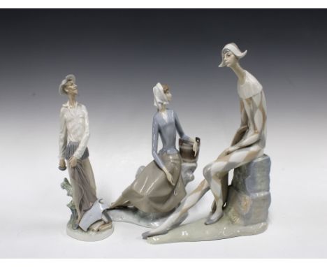 Three Nao figures, tallest 35cm (3)