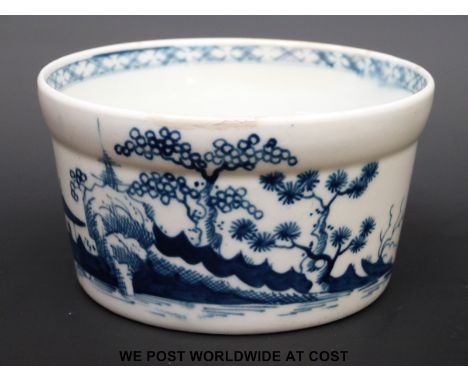 A first period Worcester patty pan decorated in the cannon ball pattern (6cm tall, diameter 11cm) 
