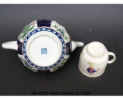 A first period Worcester coffee can with chinoiserie decoration and a Worcester teapot 
