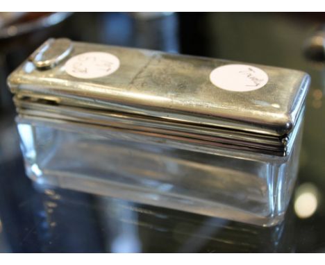 Very fine plain rectangular travelling inkwell by Asprey & Co, with crest to hinged lid, 9.2 x 1.3cm, 208g