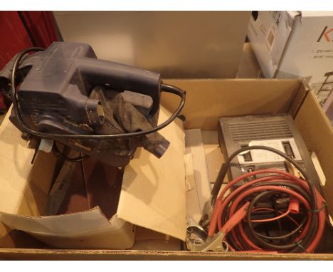 Ferm belt sander and a battery charger