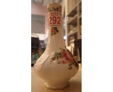Royal Albert Old Country Roses vase, 1962 backstamp, first quality 