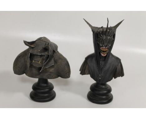 TWO BOXED SLIDESHOW WETA COLLECTIBLES LORD OF THE RINGS, RETURN OF THE KING POLYSTONE BUSTS "CATAPULT TROLL" (DESIGN MAQUETTE
