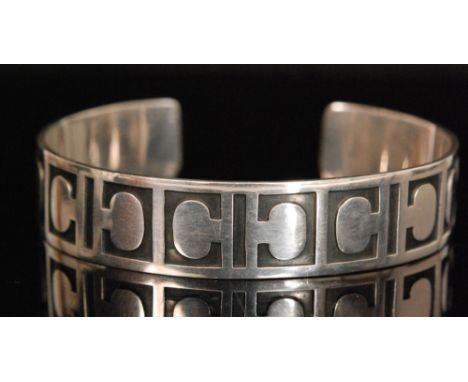Borje Rojalin for Kalevala Koru - A 1950s Scandinavian Sterling oxidised silver bangle with cast geometric design, width 8mm,