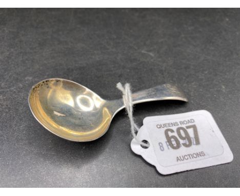 GEORGIAN SILVER CADDY SPOON, 14g