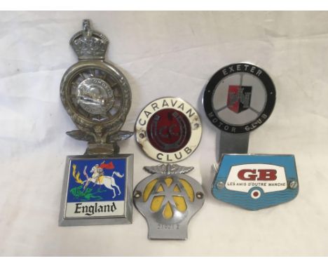 SMALL TUB WITH PHOTO CAR CLUB BADGES INCL; CARAVAN CLUB, AA &amp; A VINTAGE ROYAL AUTOMOBILE CLUB EMBLEM 