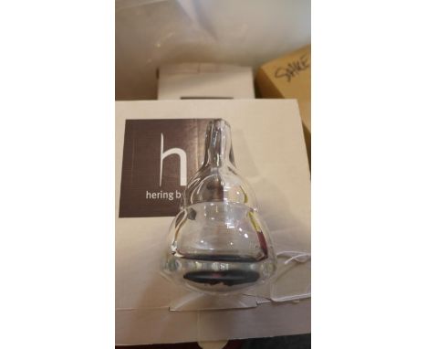 Hering Berlin 2 clear glass posy holders, H: 10cm and 12cm, with a Hering Berlin clear glass fluted pendant light (shade: 27c