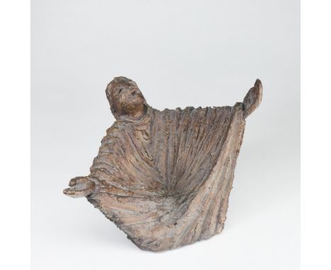 Siegbert Amler1929 Hirschberg/Schlesien - 2019 Glücksburg - Betender - Bronze. Braun patiniert. 23 x 38 x 22,5 cm. Auf der Rü