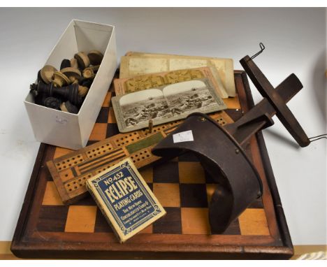 Boxes and Objects - a mahogany and hardwood chess board; an Edwardian wooden hand held stereo viewer and cards; cribbage boar