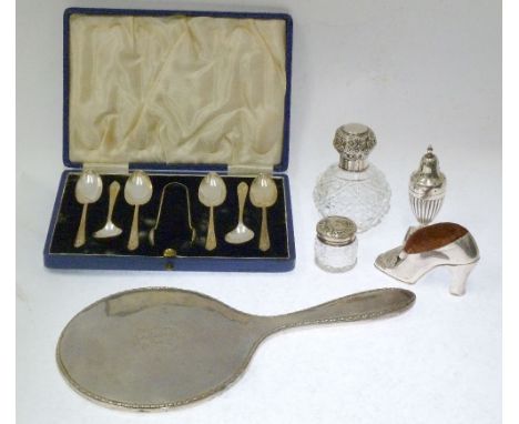 BOXED SET OF SIX SILVER TEASPOONS AND MATCHING SUGAR BOWS, with tiny bead finial to slightly pointed handles, Birmingham 1935