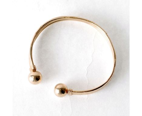 9CT GOLD REEDED TORQUE BANGLE, Sheffield, 7.3g