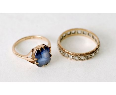 SAPPHIRE SET RING, cushion cut, split claw setting with trifurcated shoulders, stamped 9ct gold shank, size I ½, 2.1g AND A W