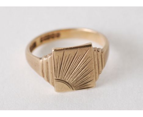 9CT GOLD SIGNET RING, square top with sunburst engraved decoration, size R, Birmingham 1968, 4.6g
