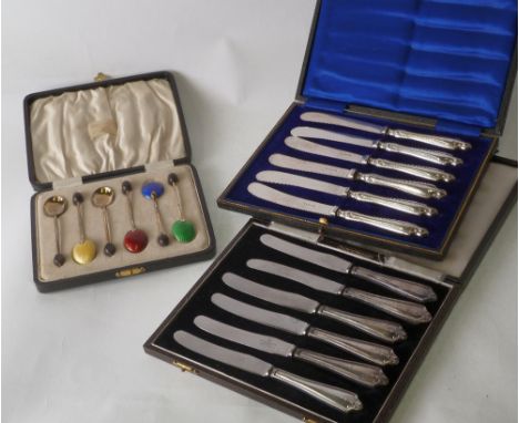 CASED SET OF SILVER GILT HARLEQUIN GUILLOCHE ENAMEL BEAN TOPPED COFFEE SPOONS, Birmingham 1932, A CASED SET OF SIX AFTERNOON 