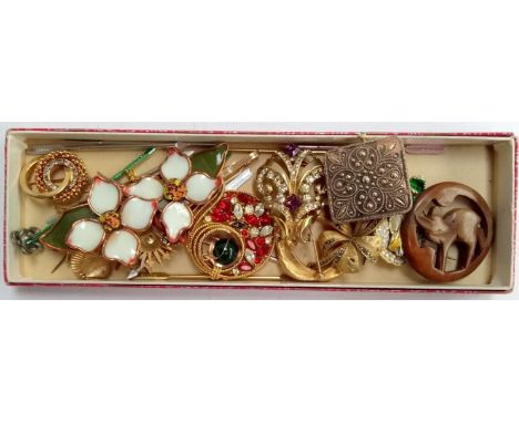 Mixed lot of brooches to include enamel, glass stones and others 