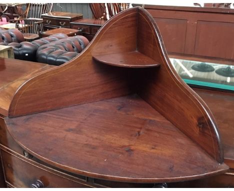 A Regency mahogany corner shelf, 76cmW 