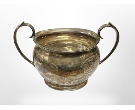 A silver twin-handled sugar basin, Sheffield marks 1923. CONDITION REPORT: 161.2g