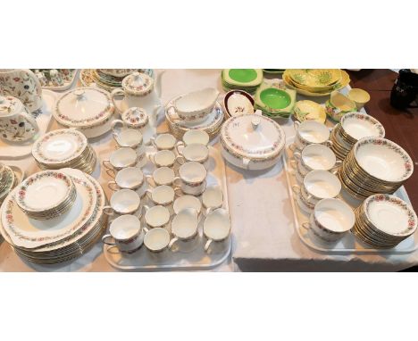 A Royal Albert/Paragon "Belinda" dinner and tea service 
