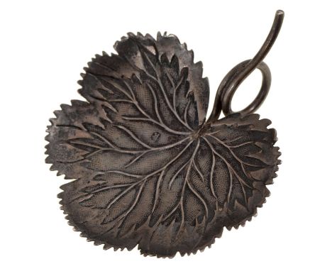 A George III naturalistic die stamped silver leaf caddy spoon, with looped wire handle, 60mm, by Matthew Linwood, Birmingham 