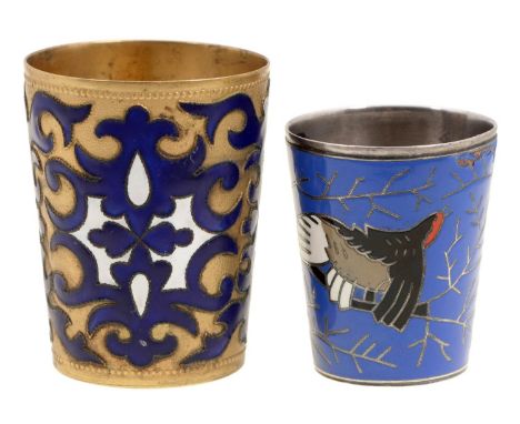 An Eastern European miniature silver and enamel beaker, 20th c, decorated with a bird on a branch and a blue and white enamel