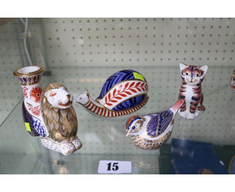 4 Royal Crown Derby Paperweights to include Kitten, Snail, Wren and Lion Candlestick - 2 with Gold buttons to base 