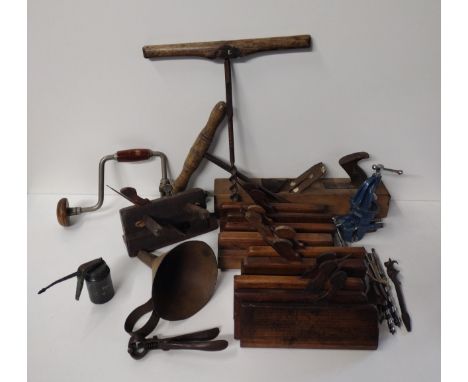 Good selection of vintage hand tools. Collection only. 