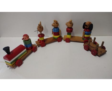 Vintage wooden pull-along childs train. Shipping Group (A). 