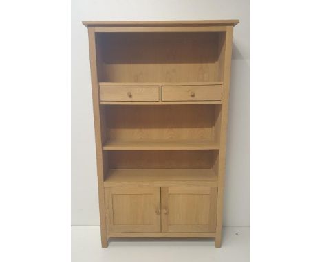 Light oak cupboard measuring H:160 x W:92 x D:31 cm. Collection only. 