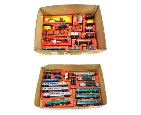 Triang OO Gauge R257 Double Ended Twin Pantograph Diesel green, three TC Series coaches, 2xR241 Well wagons with tank loads, 