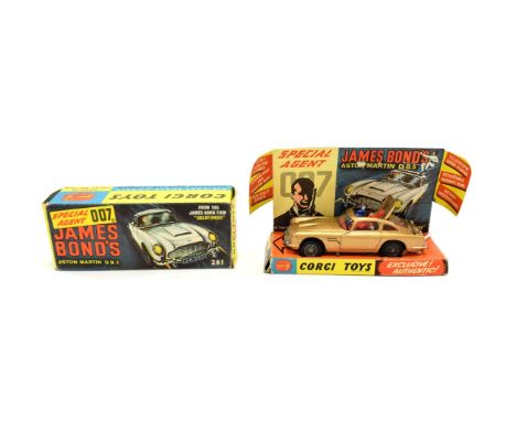 Corgi 261 James Bond Aston Martin DB5 in display box (E-G box G-E, with spare man and leaflet)