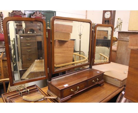 A 20TH CENTURY MAHOGANY DRESSING TABLE MIRROR, TRIPLE MIRROR PLATE OVER BOX BASE with two short drawers, each with brass swan