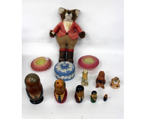 A SMALL QUANTITY OF MISCELLANEOUS ITEMS to include a Royal Doulton ceramic figure of a Pekinese HNN1012, a Beatrix Potter Bes