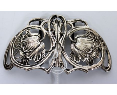 A SAMUEL JACOB SILVER ART NOUVEAU BELT BUCKLE,  flowerhead design within scrolling surround, 9cm wide, marks for London 1911
