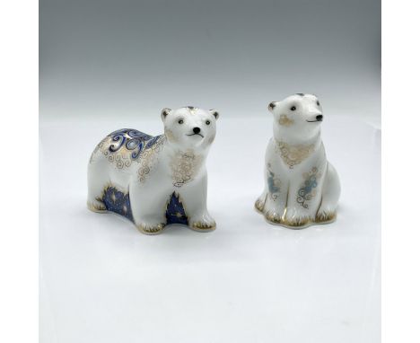 Adorable hand painted cubs, sitting and standing, colored in light and dark blue swirls gilt outlined. Royal Crown Derby back