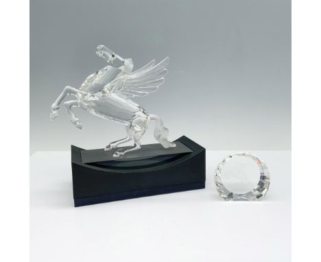 Available during 1998, Pegasus 216327 was the final piece of the Fabulous Creatures trilogy. Designed to stand on the hind le
