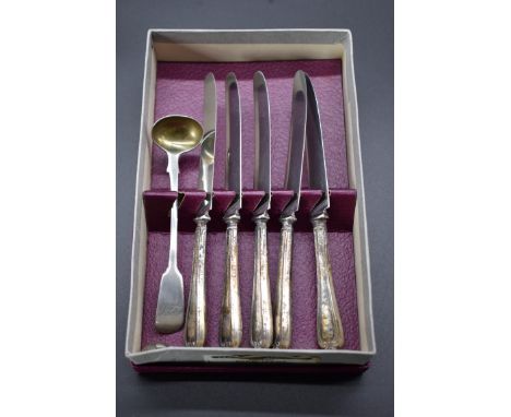 A small quantity of cutlery,&nbsp;to include: a Georgian mustard spoon; and five silver handled tea knives. 