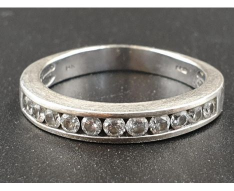 14CT WHITE GOLD DIAMOND HALF ETERNITY RING, WEIGHT 4G AND APPROX 0.40CT DIAMONDS SIZE P1/2 