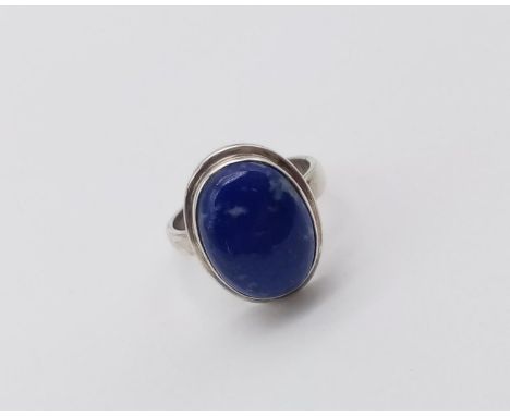 Lapis lazuli silver ring, weight 5.2g and size N 