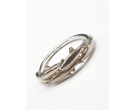 Alex Monroe silver shoal of fish ring. Size L1/2 and weighs 2g. 