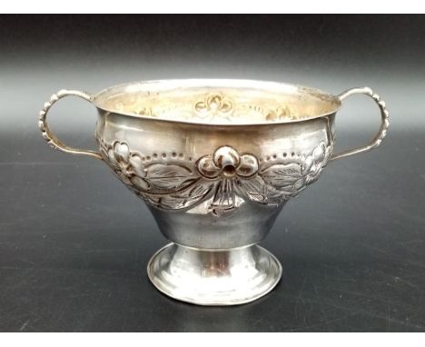 Vintage Decorative Silver Cup with 1935 Hallmark. 129g. 10cm diameter. 8cm tall. 