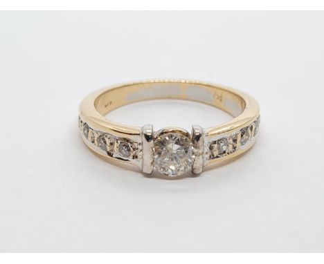 18ct Gold and Diamond RING. 4.2g Size K/L