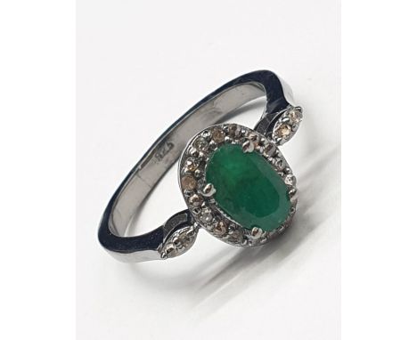 925 Silver Emerald Ring with a 1ct Emerald and 0.30ct Diamonds, weight 2.96g and size N 