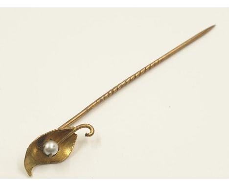 Victorian Yellow metal Pearl Stick Pin.   6.2cm 