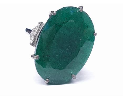 22 Ct Emerald set within a 925 silver ring, with 0.20 Cts Rose cut diamonds, WEIGHT 7.5g and size M 