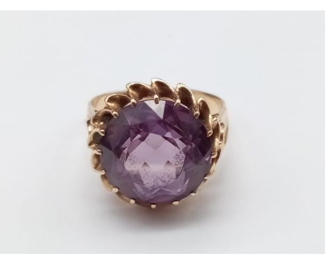 14ct Gold Large Amethyst Ring. The stone measures 15mm x 15mm with a Beautiful Zinnia cut.  Ring size S.Total Weight. 8.67g 