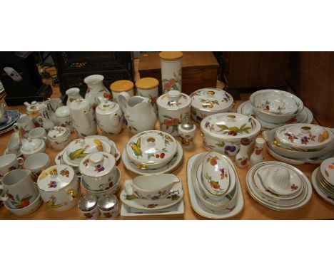 An extensive Royal Worcester part tea and dinner service in the Evesham pattern