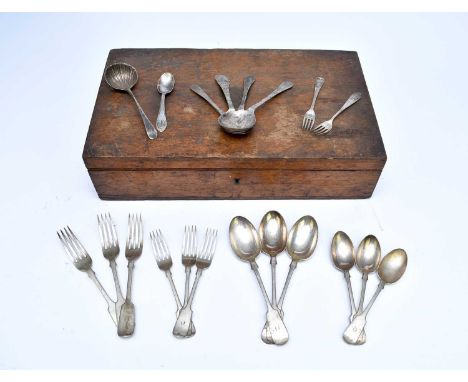 A cased part canteen of Fiddle pattern silver flatware, Josiah Williams &amp; Co, London 1934, comprising; six tablespoons, s