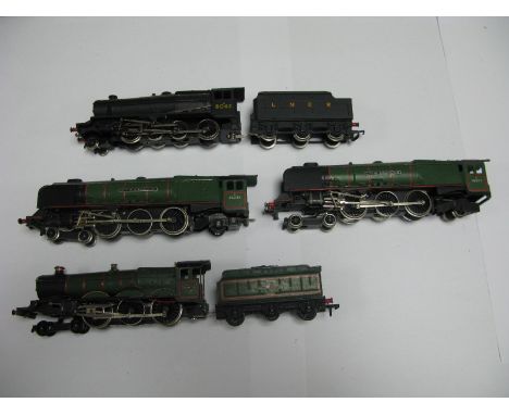 Four Wrenn ''OO'' Gauge/4mm Steam Locomotives- Class 8F 2-8-0 LNER black R/NO 8042, repainted to a very good standard. Castle