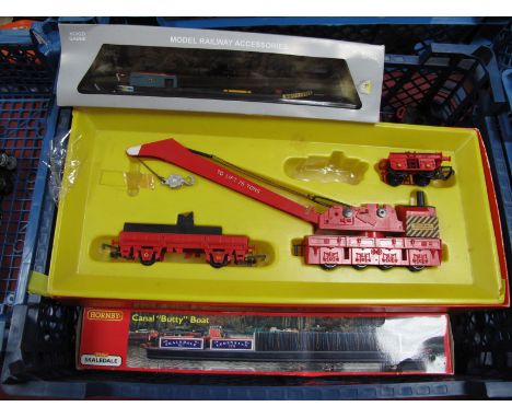 A Triang "OO" Ref R/739 Boxed Breakdown Crane, in complete very good plus condition, box fair to good, plus two "OO" Gauge/li
